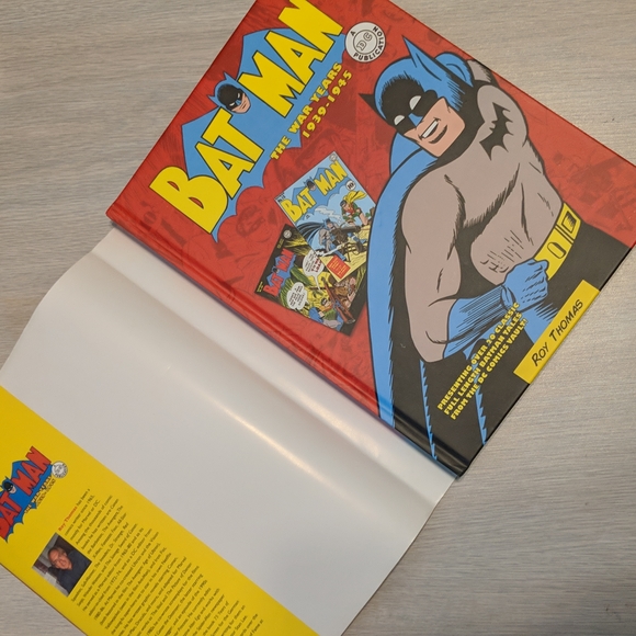 Batman Book War Years 1939-1945: Presenting Over 20 Classic Full Length DC Tales - Picture 10 of 11